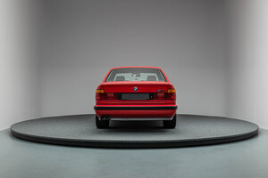 BMW_E34_M5_ext_(5).jpg